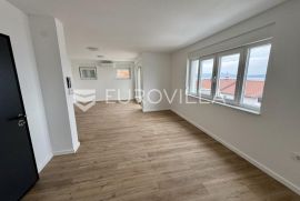 Crikvenica, moderan četverosoban stan NKP 109,97 m2 s pogledom na more, Crikvenica, Appartement