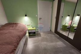 Viškovo, Saršoni - novogradnja, etaža, 2s+db, sa terasom i okućnicom, Viškovo, Apartamento