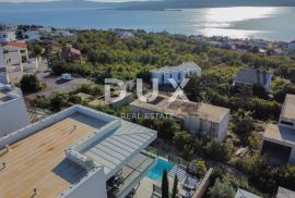 CRIKVENICA - luksuzna vila u Crikvenici s grijanim bazenom te panoramskim pogledom na more i Kvarner, Crikvenica, بيت