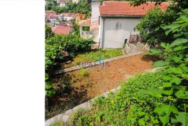 Ika, samostojeća kuća udaljena svega 50 m od mora, garaža, moguća nadogradnja, Opatija - Okolica, House