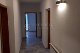 VOLOSKO KUĆA NA FANTASTIČNOJ LOKACIJI S 4 APARTMANA !, Opatija, Σπίτι