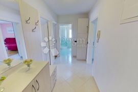 Stan u prizemlju s vrtom, Novigrad, Apartamento