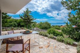 Moderna vila s pogledom na more i velikom okućnicom, Kostrena, Casa