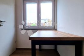 PRILIKA! Novo adaptirani studio apartman na TOP lokaciji, Pula, Appartamento