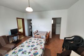 ROGOZNICA-APARTMANSKA KUĆA S ODLIČNIM POGLEDOM, Rogoznica, Σπίτι