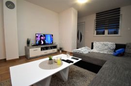 NOVI VINODOLSKI - STROGI CENTAR - DVOETAŽNI KOMPLETNO RENOVIRANI STAN, Novi Vinodolski, Appartement