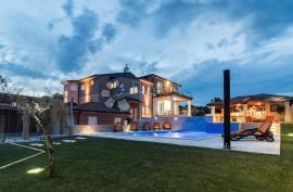 Luksuzna vila sa bazenom 600m2,Valtura, Ližnjan, Famiglia