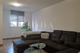 Novi Vinodolski, stan 74m2, 150m od mora, Novi Vinodolski, Appartment