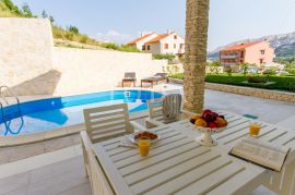 Dvojna kuća u mediteranskom stilu sa bazenom, Baška, House