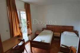 HOSTEL BIOGRAD NA MORU, Biograd Na Moru, Propiedad comercial