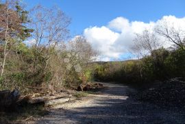 Lupoglav -  teren za Halu, Lupoglav, Terrain