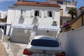 POTENCIJAL!! Kuća u centru Crikvenice, Crikvenica, House