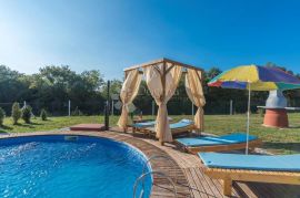 Kringa Holiday Resort, Tinjan, Propriedade comercial