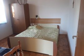 Malinska,dvojna kuća sa dva apartmana, Malinska-Dubašnica, Maison