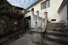 CRIKVENICA, GRIŽANE - Starina s dvorištem i konobom, Vinodolska Općina, Haus