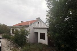 Dramalj kuća sa garažom, Crikvenica, Maison