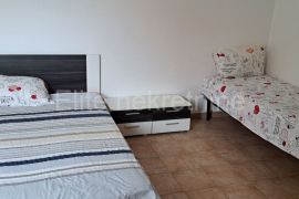 Jadranovo - višeetažni stan u novogradnji, Crikvenica, Wohnung