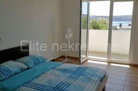 Jadranovo - višeetažni stan u novogradnji, Crikvenica, Apartamento