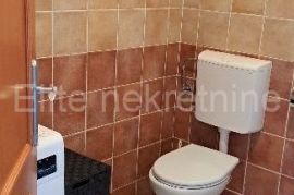 Jadranovo - višeetažni stan u novogradnji, Crikvenica, Apartamento