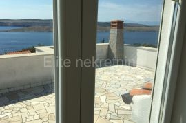 Jadranovo - višeetažni stan u novogradnji, 80m2, Crikvenica, Appartement