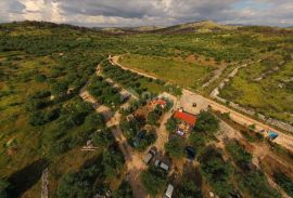 ŠIBENIK, ZATON - Prostrano imanje s objektom i građevinskom dozvolom, Šibenik - Okolica, Land