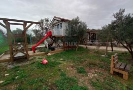 ŠIBENIK, ZATON - Prostrano imanje s objektom i građevinskom dozvolom, Šibenik - Okolica, Terreno