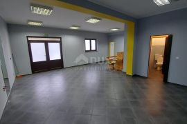 RIJEKA, OREHOVICA -poslovni prostor, 65 m2, Rijeka, Εμπορικά ακίνητα