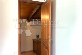 LANIŠĆE - PREDIVNA VILA S BAZENOM NA ĆIĆARIJI, Lanišće, House