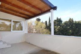 Prekrasna dvojna kuća površine 302,33 m2 okružena zelenilom - Dubrovnik, Dubrovnik, House