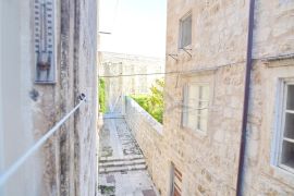 Atraktivan stan 95 m2 unutar zidina Staroga grada - Dubrovnik, Dubrovnik, Flat