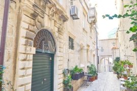 Atraktivan stan 95 m2 unutar zidina Staroga grada - Dubrovnik, Dubrovnik, Appartment