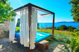 Villa with pool, first row to the sea - Luxurious experience of living in nature - EXCLUSIVE SALE IMB, Dubrovnik, Σπίτι