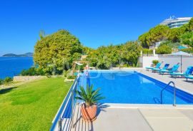 Villa with pool, first row to the sea - Luxurious experience of living in nature - EXCLUSIVE SALE IMB, Dubrovnik, Дом