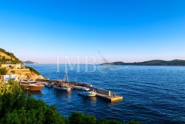 Villa with pool, first row to the sea - Luxurious experience of living in nature - EXCLUSIVE SALE IMB, Dubrovnik, Дом