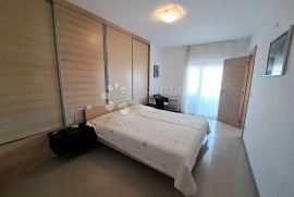 Impresivan penthouse s pogledom na more, Pješćana uvala, Medulin, Apartamento