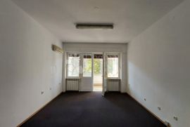 Uredski prostor, 84 m2, za najam u samom srcu Zagreba!, Donji Grad, Commercial property