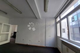 Uredski prostor, 84 m2, za najam u samom srcu Zagreba!, Donji Grad, Propiedad comercial