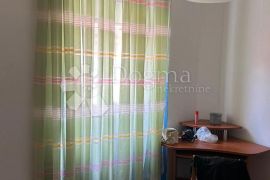 2 stana centar Pule prvi red do mora, Pula, Apartamento