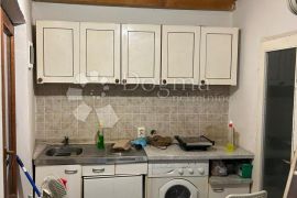 2 stana centar Pule prvi red do mora, Pula, Apartamento