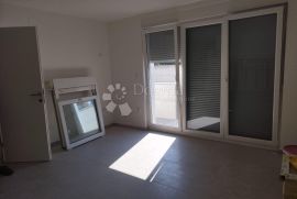 MALINSKA MALI APARTMAN BLIZU PLAŽE, Malinska-Dubašnica, Stan