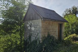 Zemljište s malom klijeti, Cestica, Terreno