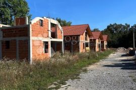 GRAĐEVINSKO ZEMLJIŠTE PODOŠTRA S POGLEDOM NA VELEBIT, Gospić - Okolica, Arazi