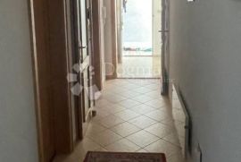 SAMOSTOJEĆA KUĆA SA DVA APARTMANA, VRTOM I PARKINGOM, Crikvenica, House