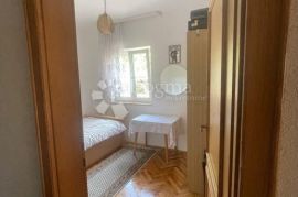 SAMOSTOJEĆA KUĆA SA DVA APARTMANA, VRTOM I PARKINGOM, Crikvenica, Maison