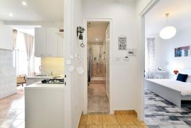 Elegantan stan s liftom kod Sheratona!, Donji Grad, Appartment