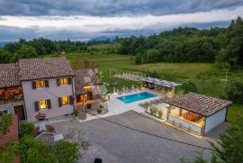 Tri kuće za odmor na 4500 m² okućnice!, Pićan, Famiglia