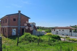 Momjan, uzivajte u istarskoj idili na kraju naselja, Buje, House