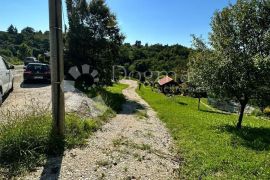 Građevinsko zemljište sa priključkom struje, Gornji Kneginec, Terreno