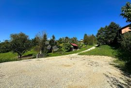 Građevinsko zemljište sa priključkom struje, Gornji Kneginec, Земля