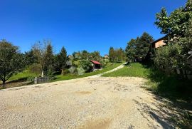 Građevinsko zemljište sa priključkom struje, Gornji Kneginec, Terreno